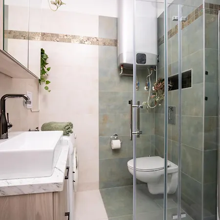 Relax By The Parliament Budapest