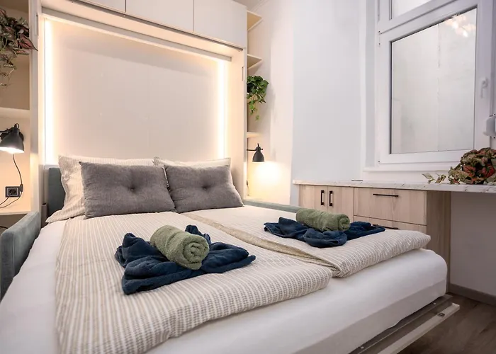 Relax By The Parliament