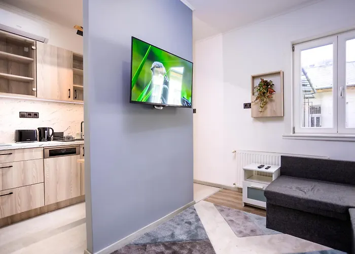 Relax By The Parliament